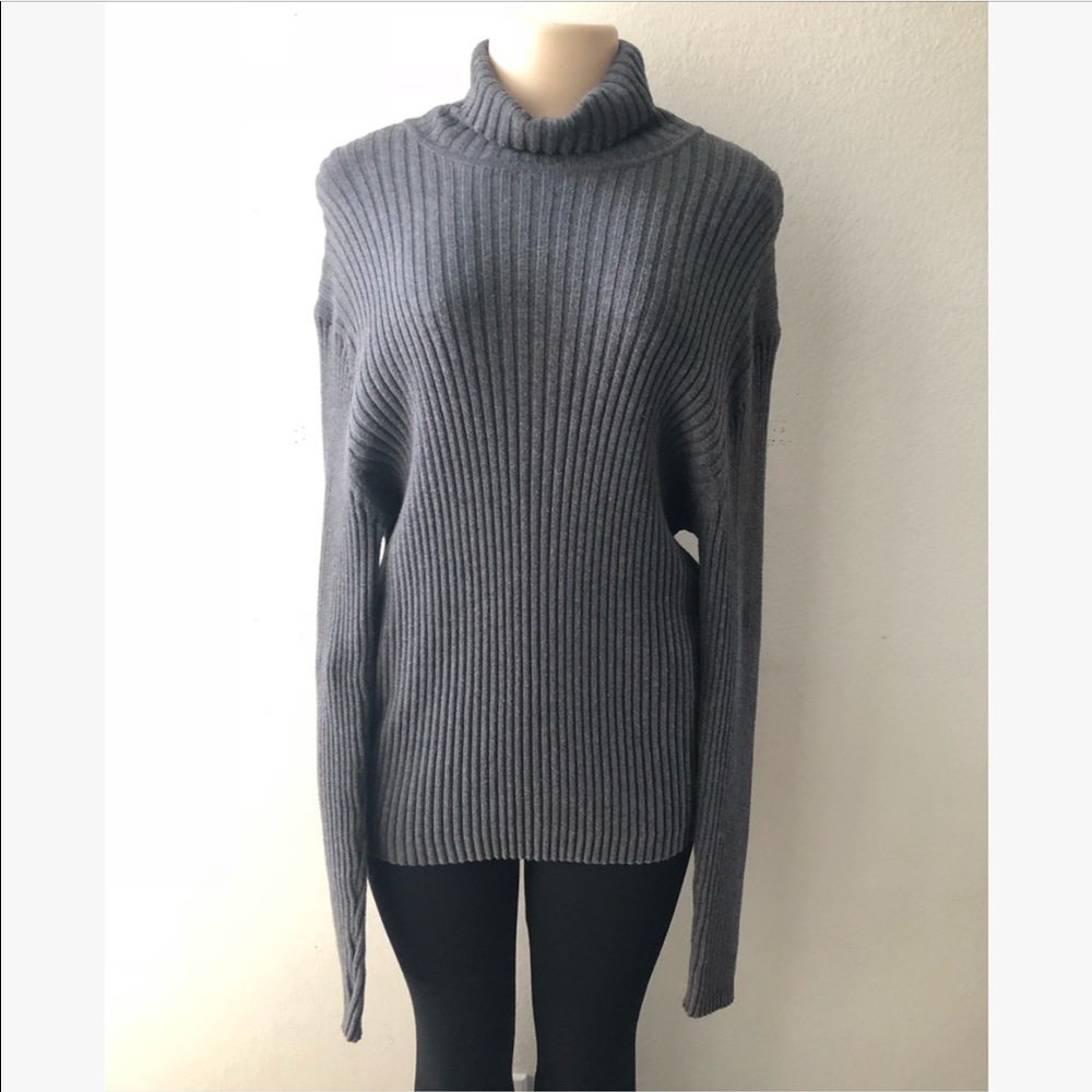 🥳 10 FOR $25🥳 GAP Cable Knit Sweater - Picture 2 of 6